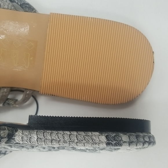 EXPRESS Snakeskin Strappy Slides Open Mule Flats Sandals Sz:7 - Picture 9 of 11